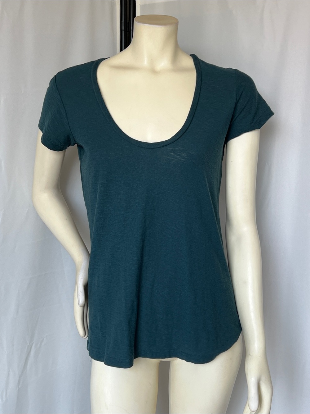 James Perse Standard Teal Scoop Neck Short Sleeve Tee
